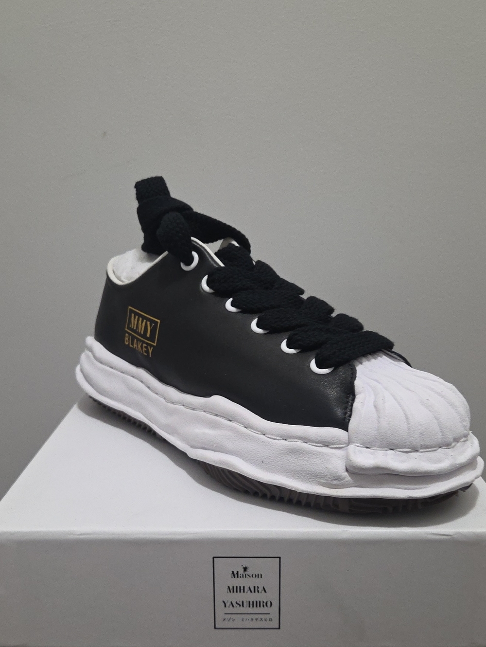 MMY Blakely Black & White Sneaker Mens Size 40